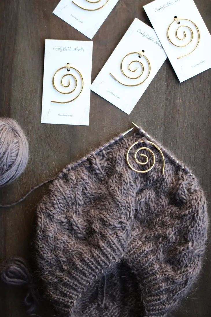Curly Cable Needle | Stitch & Skein